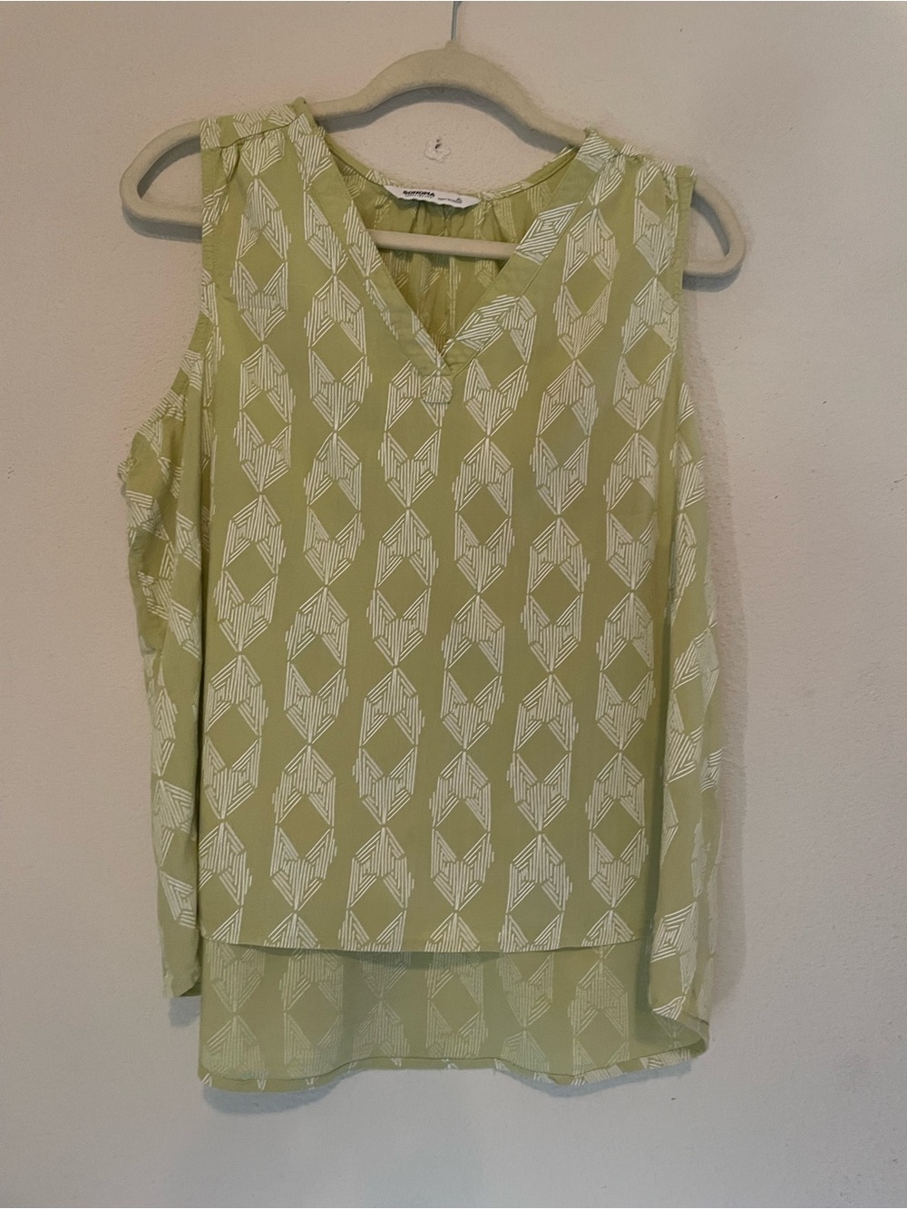 Light Green Rayon Tank Top with White Geometric Motif XL
